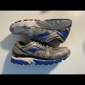 Men’s Brooks Beast 12 Size 10 Pre-Owned Running